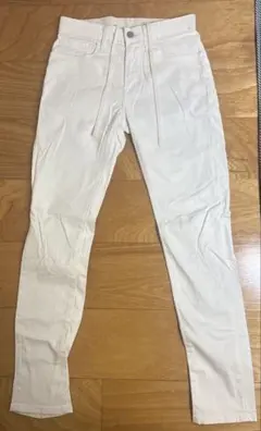 UNIQLO ホワイト スキニーデニム　XS