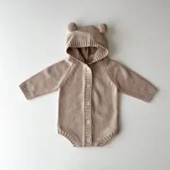 ベージュ フード付き くまさんニットロンパース
