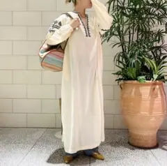 アーバンリサーチ　リネンレーヨン刺繍ワンピース