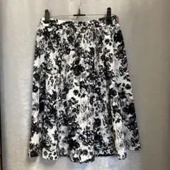 【JAYRO】花柄ひざ丈フレアスカート