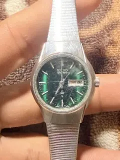 SEIKO QUARTZ 腕時計 グリーン文字盤 デイデイト