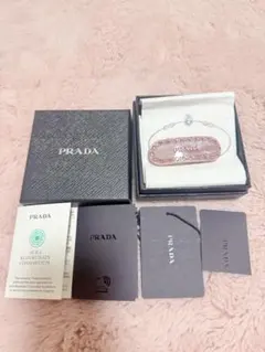 PRADAヘアクリップ ピンクのサムネイル
