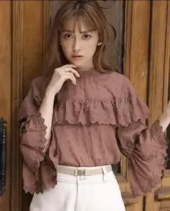 ナイスクラップ  コットンレースフリルブラウス　ブラウン　ヘザー  ミスティック