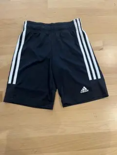 【キッズ】adidas 120 ハーフパンツ