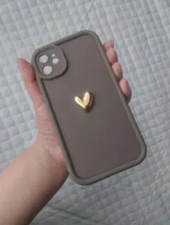 iPhone 11 ブラウン