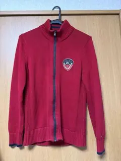 TOMMY HILFIGER ワッペンロゴ モックネックドライバーズニット