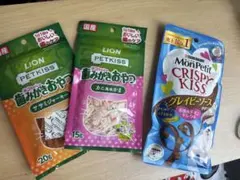 LION PETKISS 猫用はみがきおやつ ➕モンプチのサムネイル