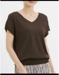 白GUオーバーサイズ Vネック 半袖ニット