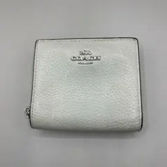 美品✨️コーチ 二つ折り財布 ミニウォレット チャーム付き レザー ライトセージ