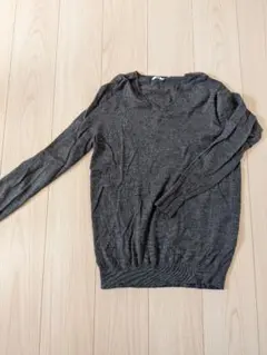 ユニクロ　グレー メリノウール Vネックセーター Lサイズ