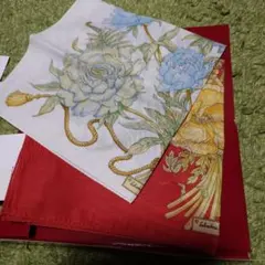Salvatore Ferragamo フェラガモ花柄ハンカチ2枚