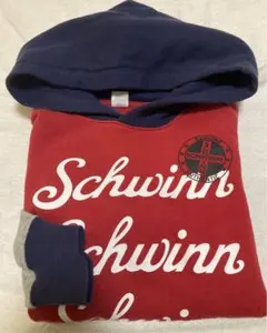 ユニクロ　SCHWINNパーカー　110センチ