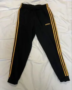 adidas エッセンシャルズ 3ストライプス テーパード パンツ 黒 XL