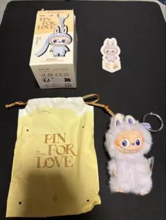 LABUBU PIN FOR LOVE イニシャル E ラブブ