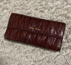 miumiu ミュウミュウ　マテラッセ 長財布　ブラウン　レザー　キルティングのサムネイル