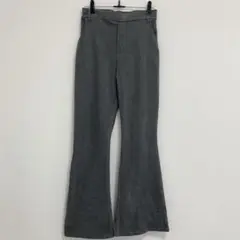 グレー フレアパンツ