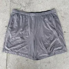 兼*様 SPEEDO グレー ショートパンツのサムネイル