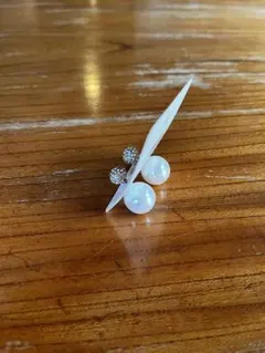 ラインストーンとフェイクパールのスタッドピアスのセット