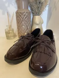 エナメル素材フリンジ付きローファー　Mサイズ