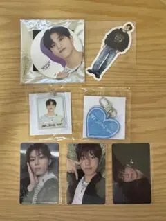 treasure ジョンウ　カプセルトイ　トレカ　缶バッジ　ステッカー