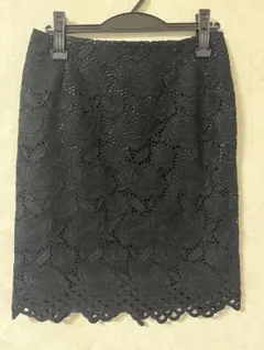 LANVIN♡ブラック ローズ柄 レース タイトスカート ひざ丈　40のサムネイル