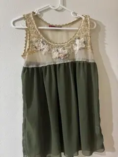 オリーブグリーン刺繍ノースリーブチュニック