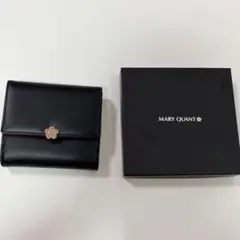 マリークワント 新品 二つ折り財布　レザー　ブラック マリークワント MARY QUANT がま口 二つ折り財布 レザー 黒 ブラック