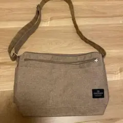 ショルダーバッグ ブラウン