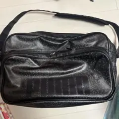 PUMA エナメルバッグ