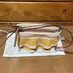 LOEWE　ロエベ　ラッフルポシェット　ラフィア　かご　ショルダー　フリルバッグのサムネイル