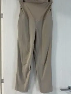 ユニクロ　スマートアンクルマタニティパンツ