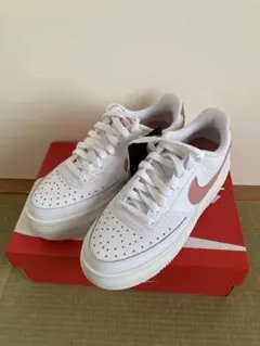 NIKE スニーカー DZ5394-102 ホワイト/ピンク　23.5cm