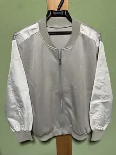 グレー ジップアップ ジャケット、スカジャン