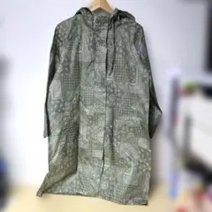 GIORDANO ペイズリー柄　カーキ　レインコートのサムネイル