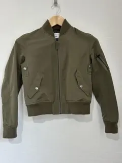 uniqlo カリーヌ　ロワトフェルド　コラボ　シルキーブルゾン　MA-1