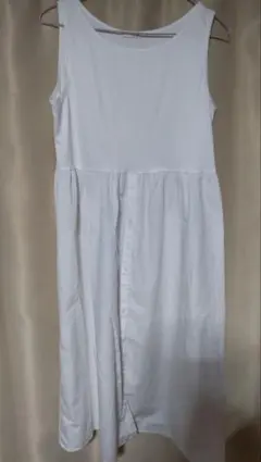GU ホワイト ノースリーブ 　ワンピース
