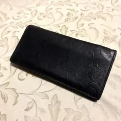 COACH コーチ　二つ折り長財布 ロングウォレット シグネチャー柄 型押し