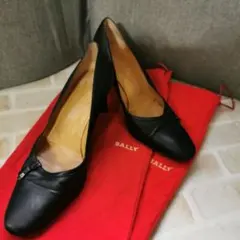 バリーのフォーマルパンプス