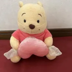 【最終値下げ、ほぼ未使用】ぬいぐるみ　くまのプーさん ハート型　クッション付き