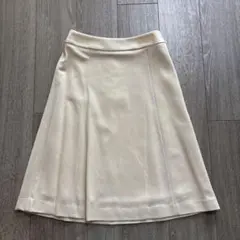 【新品未使用タグ付き】INED アイボリー フレアスカート