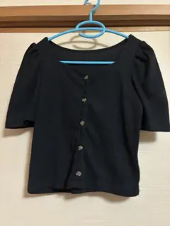 GU ブラック スクエットネック 半袖トップス