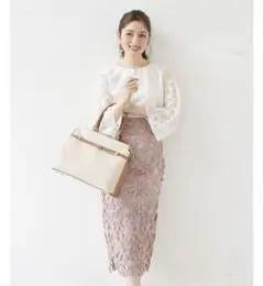 tocco closet カットワークフラワーレース刺繍タイトスカート