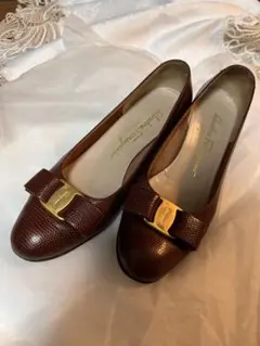 フェラガモ　salvatore ferragamo パンプス