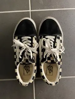 バンズスニーカー