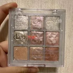 dasique アイシャドウパレット 9色入り