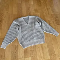 ベージュ＆ブルーグレー柄　Vネック ニットセーター