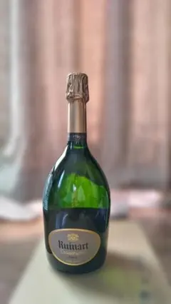 Ruinart Brut champagne シャンパンのサムネイル