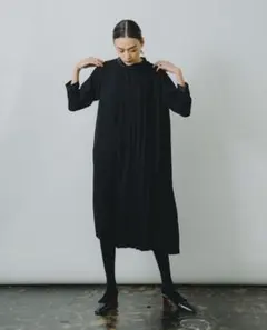 WHYTO. 長袖 プリーツロングワンピース オケージョンドレス 入学式のサムネイル