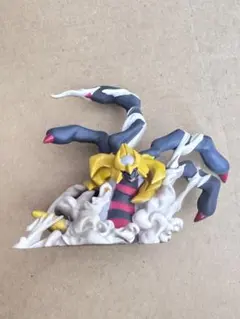 非売品　ポケモン ギラティナ フィギュア