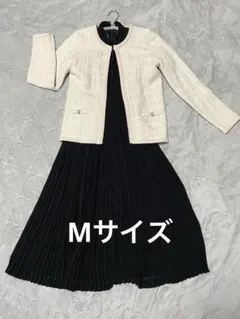 白ジャケットと黒のワンピース　入学式　卒業式　セレモニー　ワンピースのみ